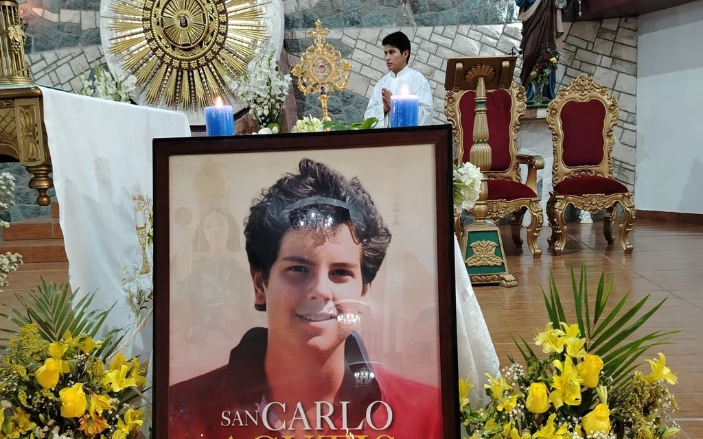 Reliquia y retrato de San Carlo Acutis en la parroquia Santa María Magdalena en Eten, diócesis de Chiclayo (Perú).?w=200&h=150