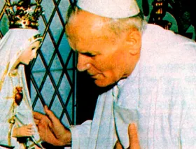 San Juan Pablo II y su devoción a la Virgen de Fátima que unió el cielo y la tierra