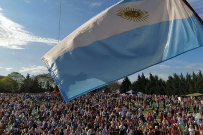 Más de 400 mil devotos celebraron a la Virgen del Rosario en Argentina 