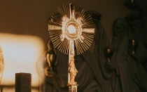 El Santísimo Sacramento.