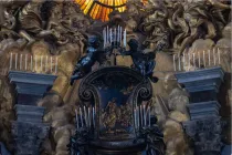 La sede de Pedro en la Basílica del Vaticano