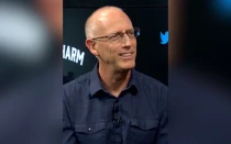 El caricaturista Scott Adams anunció su intención de convertirse al cristianismo en enero de 2026.