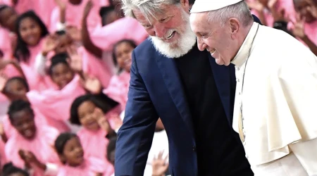 Francisco y el P. Opeka durante el encuentro