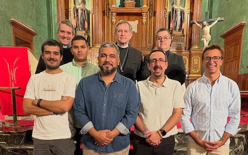 El Obispo de Bilbao, sacerdotes y los nuevos seminaristas diocesanos.?w=200&h=150