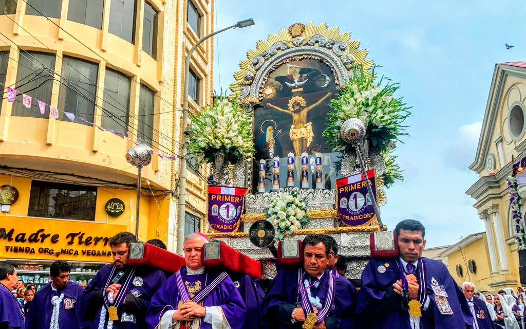 La procesión del Señor de los Milagros en Piura.?w=200&h=150