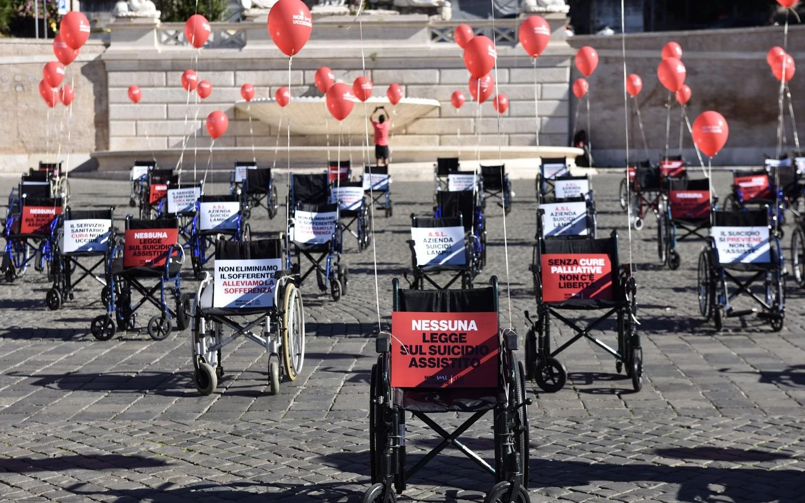 Las sillas de ruedas durante el flashmob con un título directo e inquietante: “Non mi uccidere” (“No me mates”)?w=200&h=150