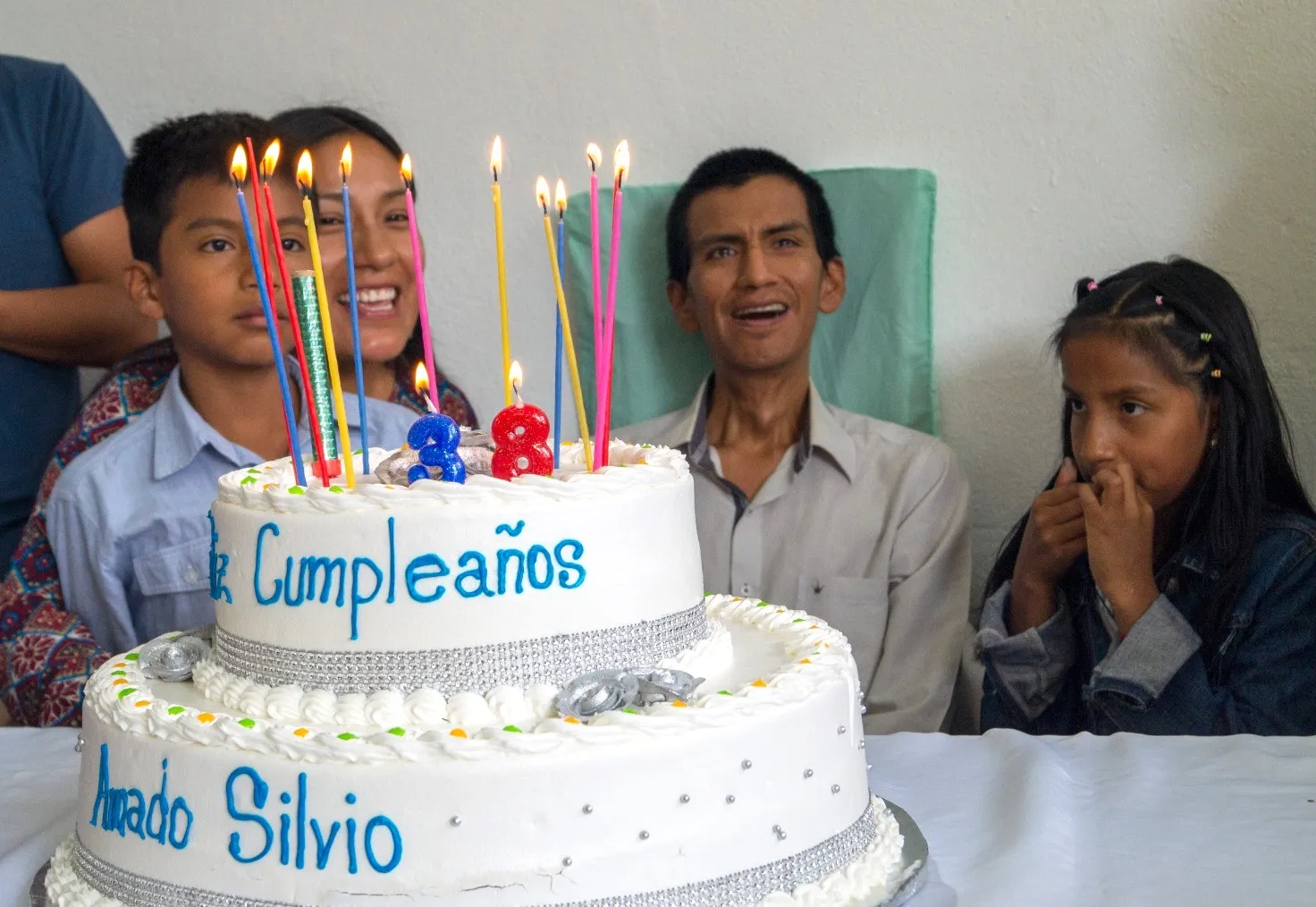 Silvio Alvarado junto a su esposa Paulina y sus dos hijos.?w=200&h=150