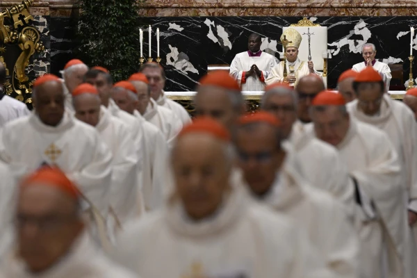 El Papa celebró una Misa con los cardenales. Crédito: Vatican Media