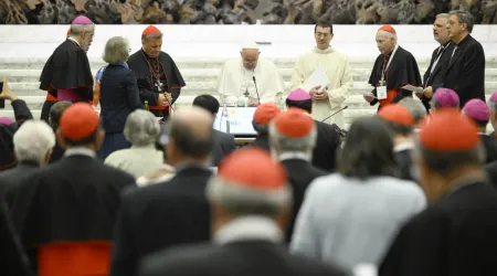 El Papa Francisco y delegados del Sínodo de la Sinodalidad 2023.