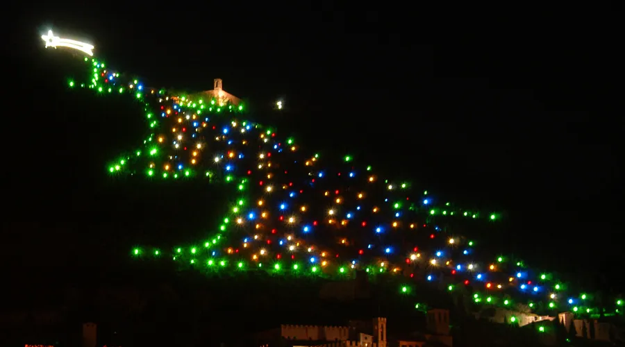 Árbol de Navidad en Gubbio (Italia) / Foto: Flickr Gianluigi Bettin (CC-BY-NC-SA-2.0)
