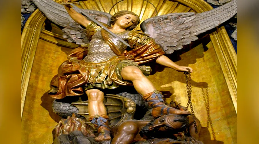 El arcángel San Miguel derrota al demonio (Foto dominio público)