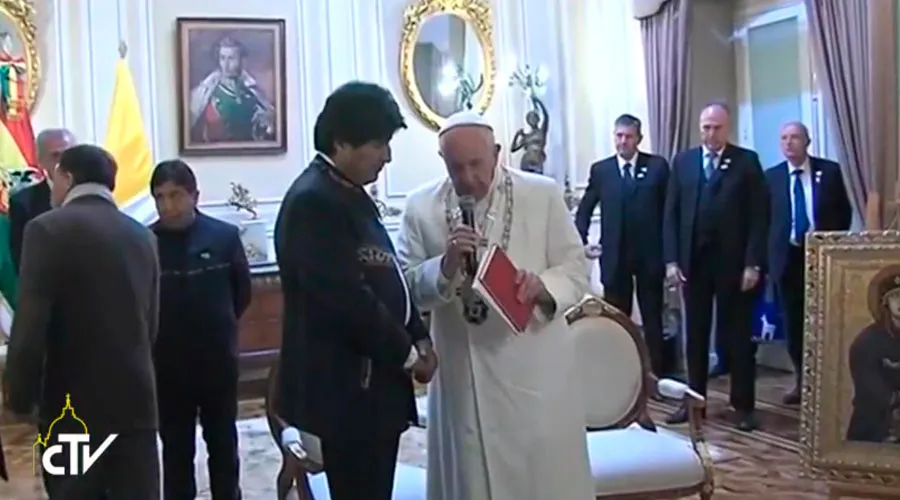 Evo Morales y el Papa Francisco en Palacio Quemado / Foto: Captura de video