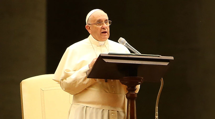 El Papa Francisco hablando. Foto: Daniel Ibáñez / ACI Prensa