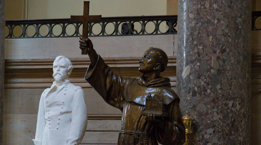 La imagen de Fray Junipero Serra en el Capitolio en Washington D.C. Foto Flickr Mrgarethm (CC-BY-2.0) La imagen de Fray Junipero Serra en el Capitolio en Washington D.C. Foto Flickr Mrgarethm (CC-BY-2.0)