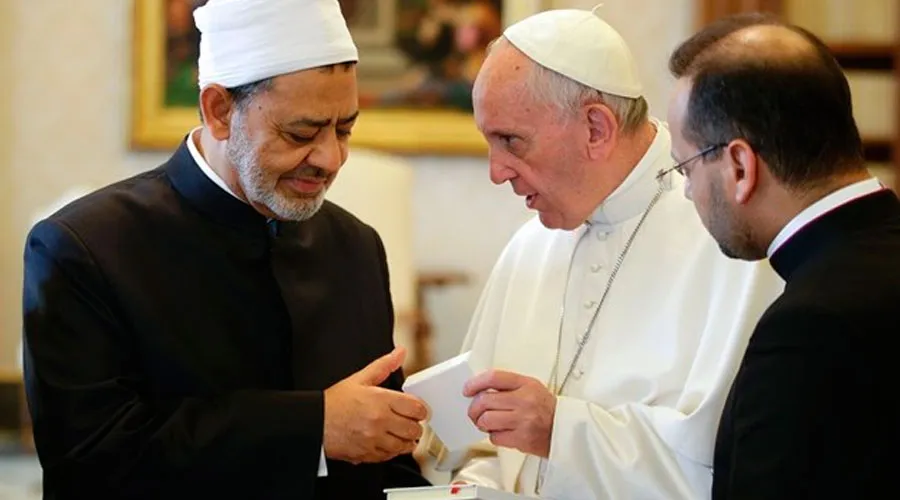 El Gran Iman de Al-Azhar y el Papa Francisco / Foto: L'Osservatore Romano