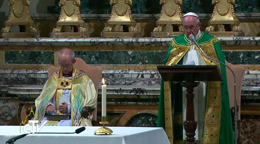 Justin Welby y el Papa Francisco / Foto: Captura de video CTV
