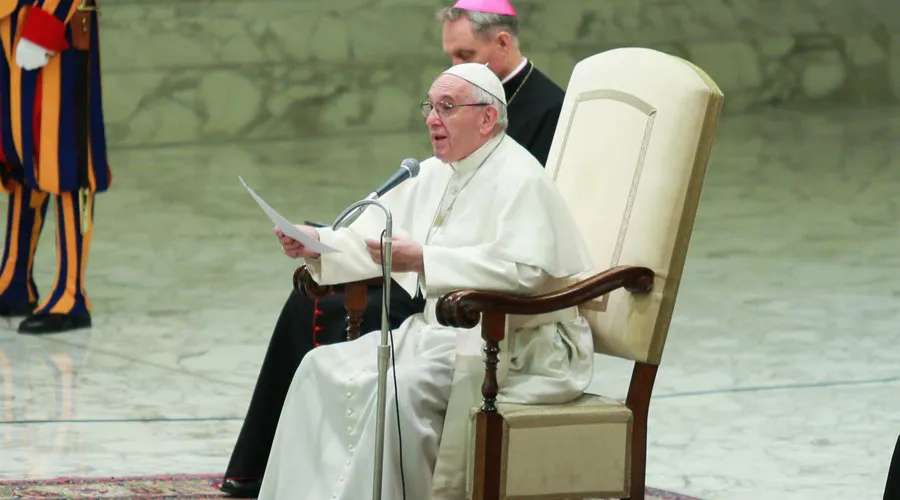 El Papa Francisco en el Aula Pablo VI en la catequesis de hoy. Foto: Lucía Ballester (ACI Prensa)