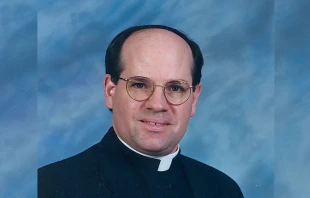 P. Stephen Gutgsell. Crédito: Arquidiócesis de Omaha.