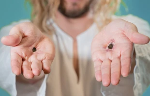 Imagen referencial de una persona con estigmas en las manos Crédito: Denis---S - Shutterstock