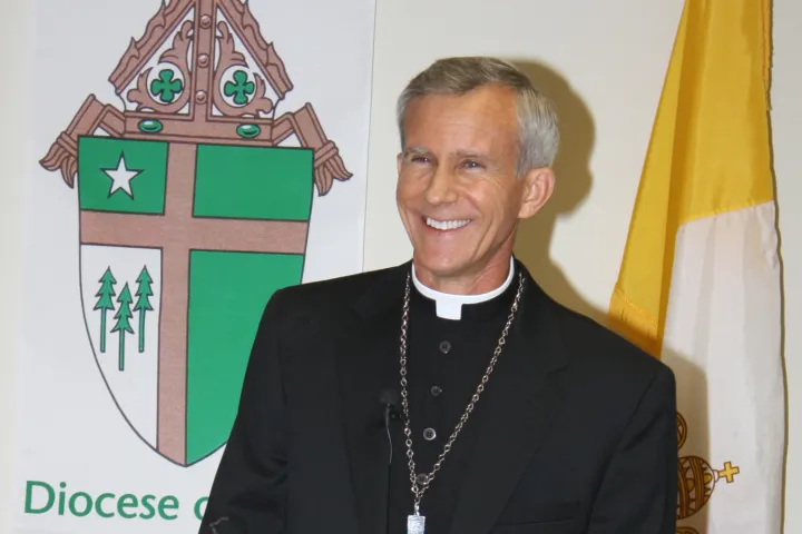 Obispo Strickland se negó a renunciar, asegura cardenal | ACI Prensa