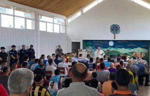 Cardenal Sturla celebrando Misa en la cárcel Crédito: Cuenta de X/Daniel Sturla