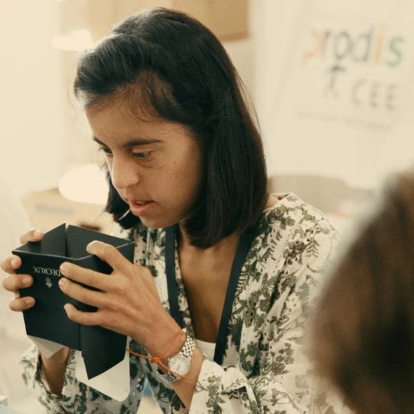 "A veces es imposible de explicar con palabras ver cómo sonríen y cómo se ayudan entre ellos". Crédito: DECRUX