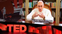 El Papa Francisco en la charla TED que dirigió a un grupo de líderes en Canadá. Foto: Captura de video.