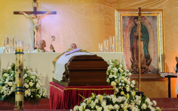 Misa de exequias en el Atrio de la Catedral de Tijuana. Crédito: Arquidiócesis de Tijuana
