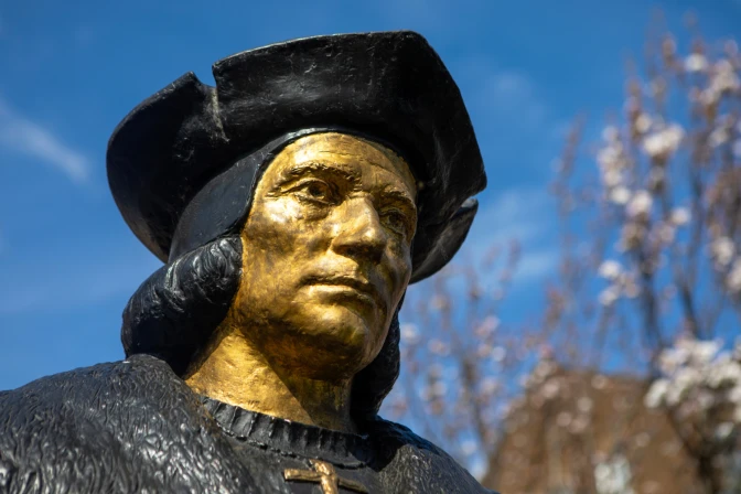 Una estatua de Tomás Moro