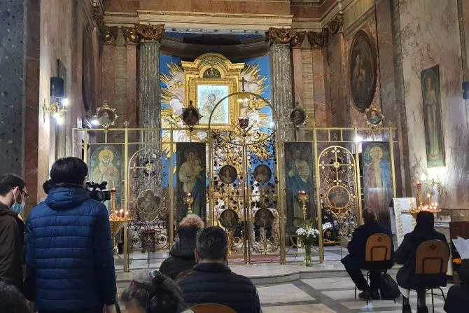 Católicos en Roma se unen en oración por la paz en Ucrania 