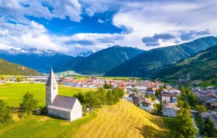 La abadía benedictina de Marienberg, en Burgeis, región de Trentino Alto Adige de Italia. Crédito: Shutterstock