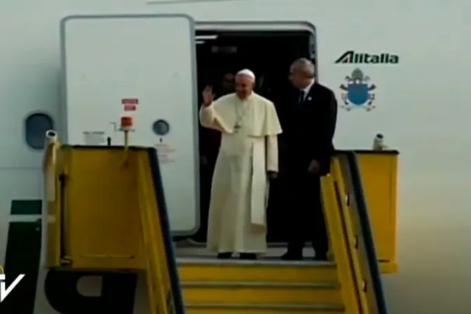 El Papa Francisco llega a Uganda, primer país africano que ha acogido tres pontífices