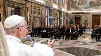El Papa León XIV se dirige a representantes de universidades católicas de Hispanoamérica.