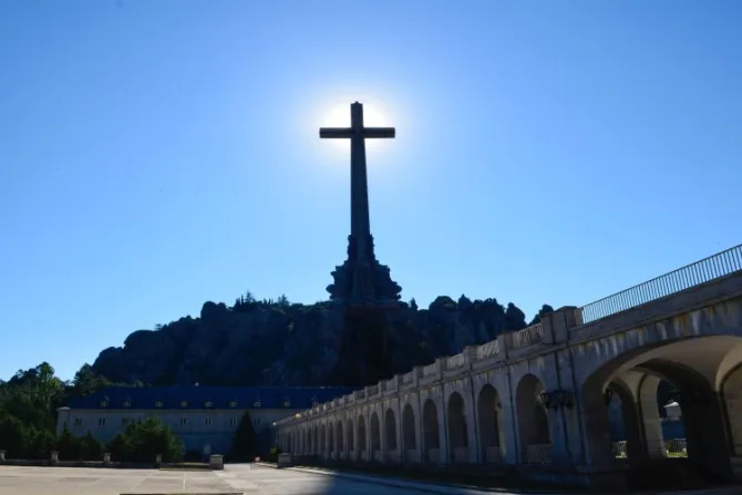 Marcharán para defender la cruz del Valle de los Caídos, la más grande del mundo