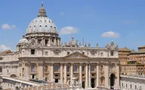 En  nuevo documento el Vaticano advierte de 13 graves violaciones a la dignidad humana.