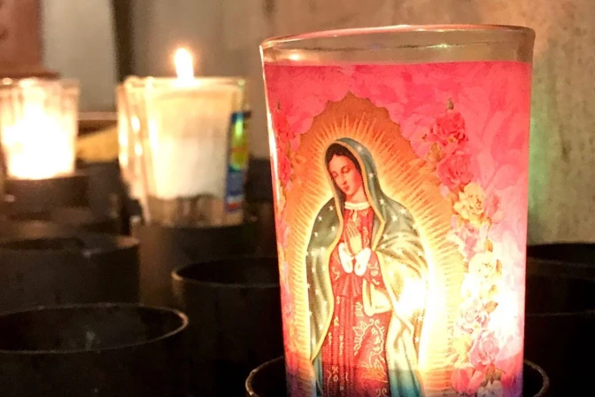 Veladora de la Virgen de Guadalupe en México