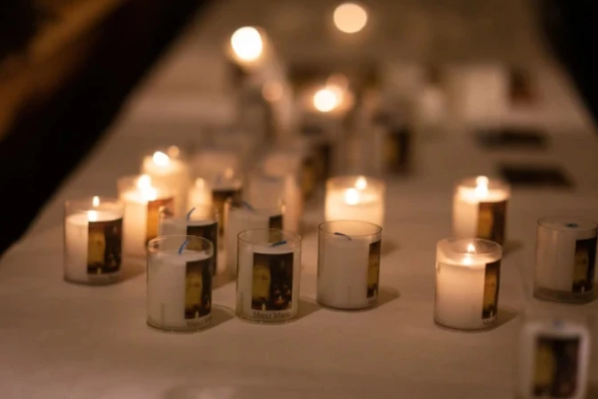 Luces de velas en la Basílica de Fourvière