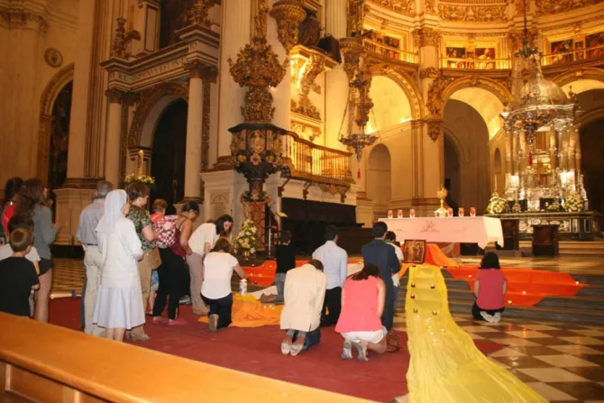 Granada celebrará vigilia de adoración eucarística primeros sábados de mes 