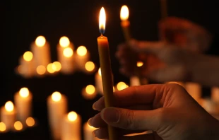 Imagen referencial de vigilia de oración. Crédito: Shutterstock