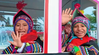 Niños Acólitos de Huancavelica, Perú.