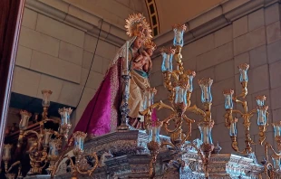 La Virgen de la Almudena en su catedral en Madrid. Crédito: Archidiócesis de Madrid