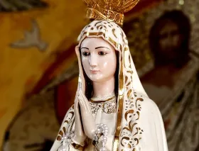¿Sabías que la Virgen de Fátima se le apareció a Sor Lucía con la Santísima Trinidad?
