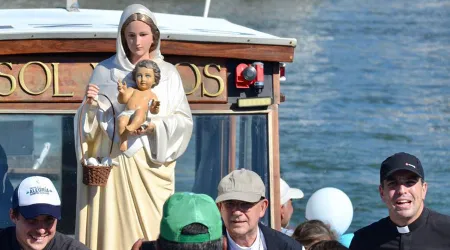 Con procesión por el mar y por tierra celebraron a la Virgen de la Candelaria