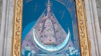 Imagen de la Virgen de la Puerta en Otuzco (Perú).