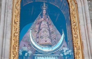 Imagen de la Virgen de la Puerta en Otuzco (Perú). Crédito: Mansoncc (CC BY-SA 4.0).