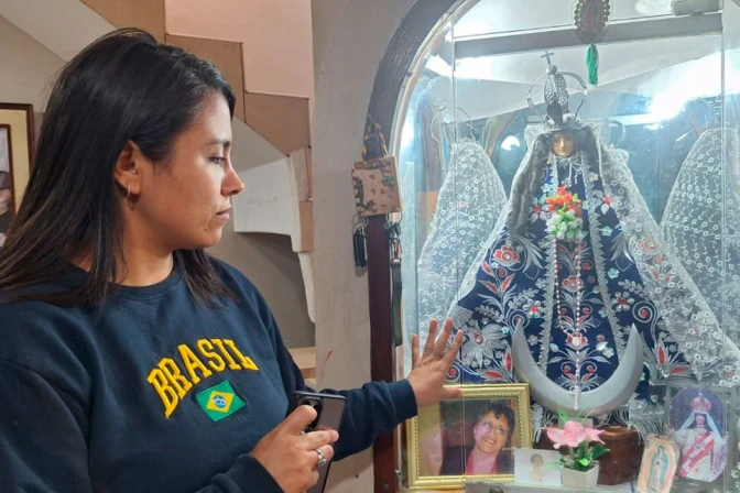 Imagen intacta de la Virgen de la Puerta en Trujillo, intacta luego del atentado.