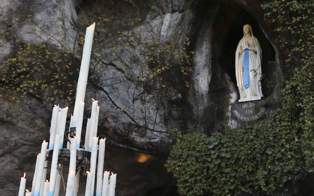 La Virgen de Lourdes en su santuario en Francia.?w=200&h=150