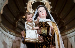 Imagen de la Virgen del Carmen en la Catedral de Bogotá. Crédito: Eduardo Berdejo / ACI Prensa.