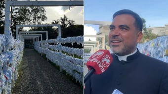 Izq: Cintas blancas con peticiones de los devotos a la Virgen Desatanudos. Der: El P. José Ángel Torres.