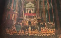 Pintura de la coronación pontificia de la Virgen de Guadalupe, que se conserva en la parroquia de la Sagrada Familia en Ciudad de México.